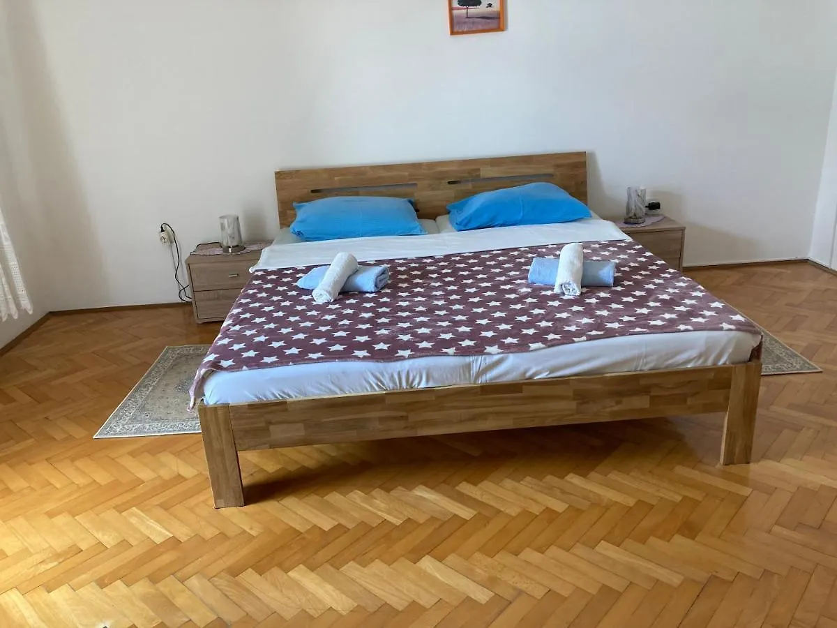 Apartments Hrnjic Umag 0*,
